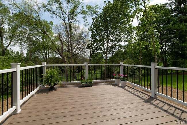 Photo - 8 Terrace Hill Dr