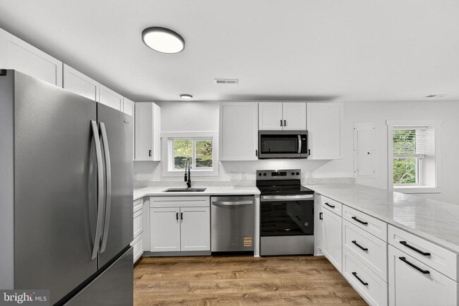 Photo - 850 Oak Park Rd