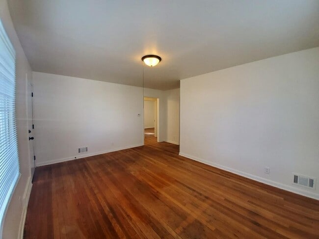 Photo - 126 E Garfield St