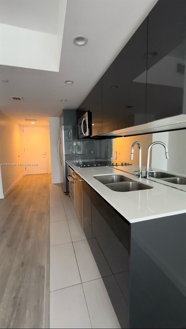 Photo - 31 SE 6th St Unit 1503