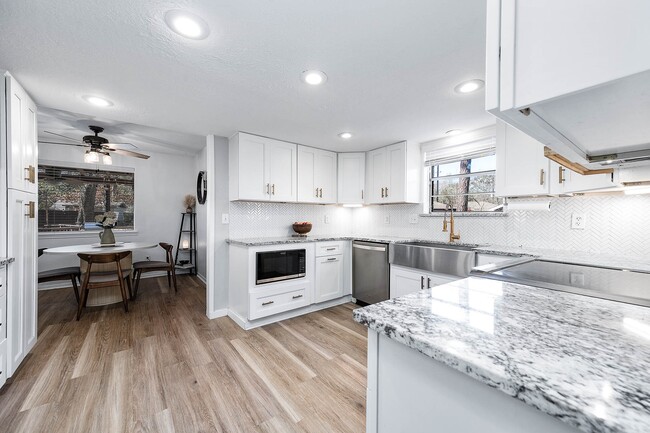 Photo - 26715 Maplewood Dr