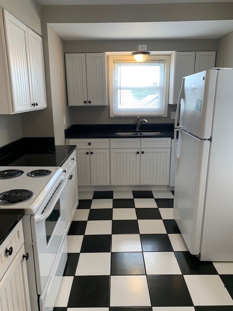 Photo - 818 W 43rd St