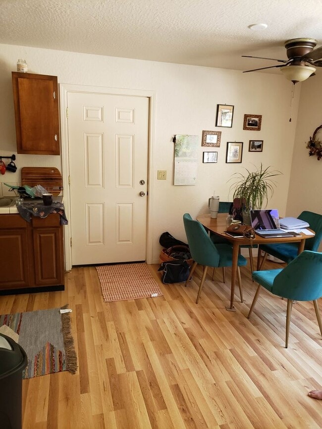 Building Photo - LONG-TERM RENTAL: Prime Location! Economic... Unit C