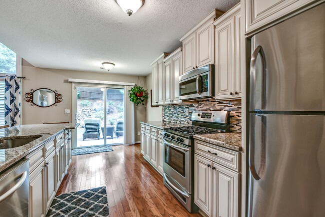 Photo - 6165 Pattingham Dr