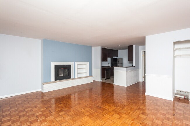 Building Photo - 163 W Division St Unit 313