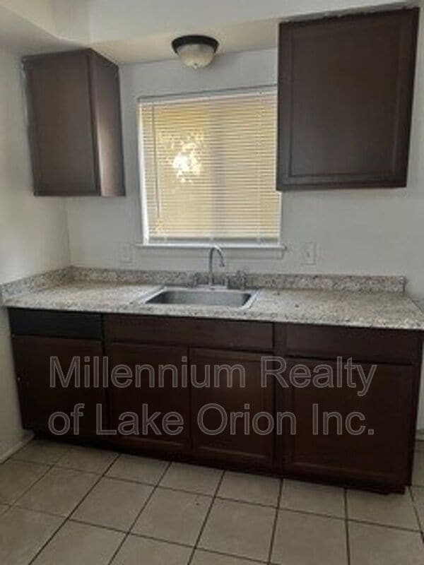 Photo - 445 Emerson Ave