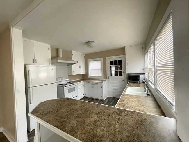 Photo - 124 Price St