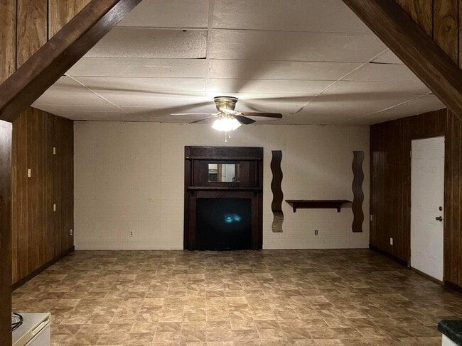 Photo - 2490 Coleman Ave