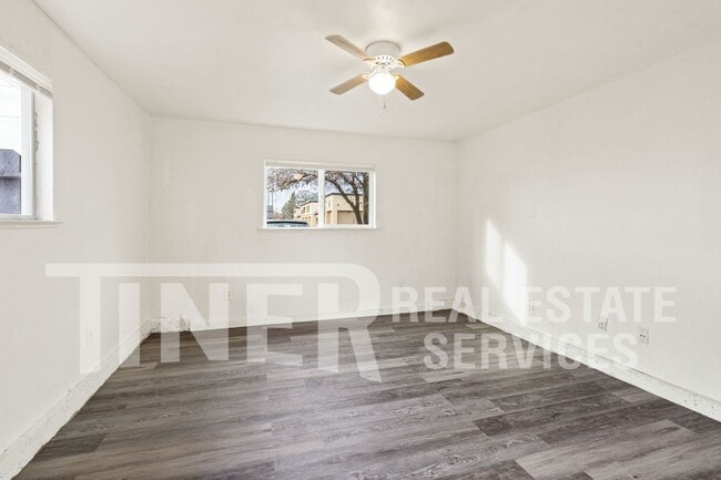 Photo - 2922 Walnut Ave