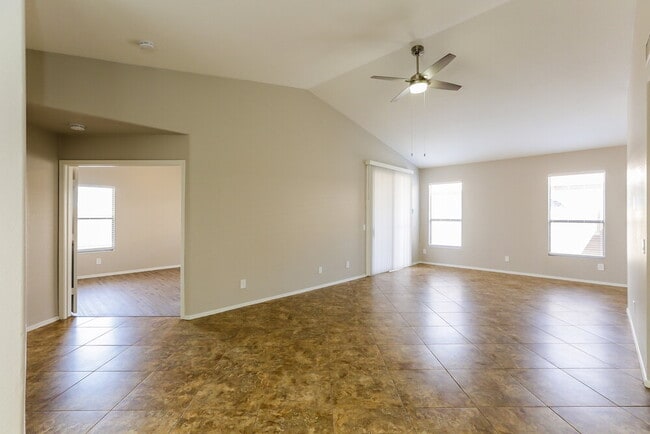 Photo - 1058 S Sierra St