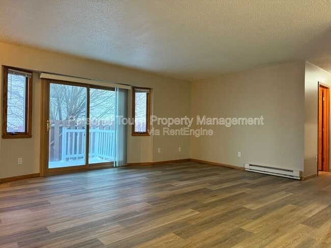 Photo - 2736-33 1/2 33 1/2 Ave S