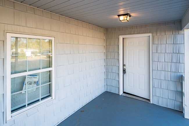 Photo - Bessemer Gem! Modern Renovation, Huge Livi...