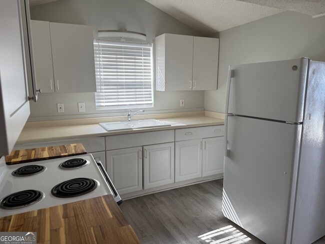 Photo - 237 Turner St Unit Apt E