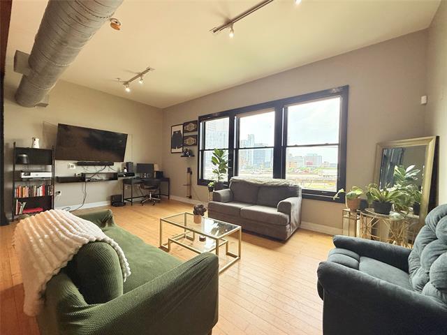 Building Photo - 2502 Live Oak St Unit 309 Rental