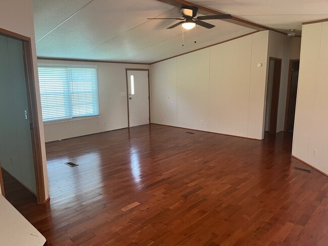 Photo - 8517 Edwards Rd