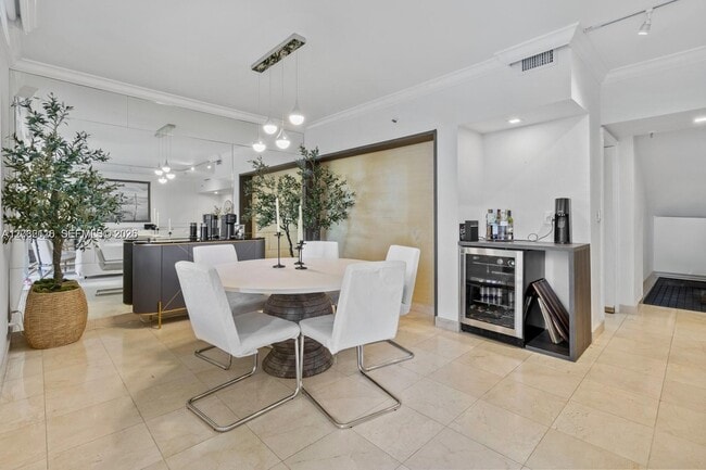 Photo - 520 Brickell Key Dr
