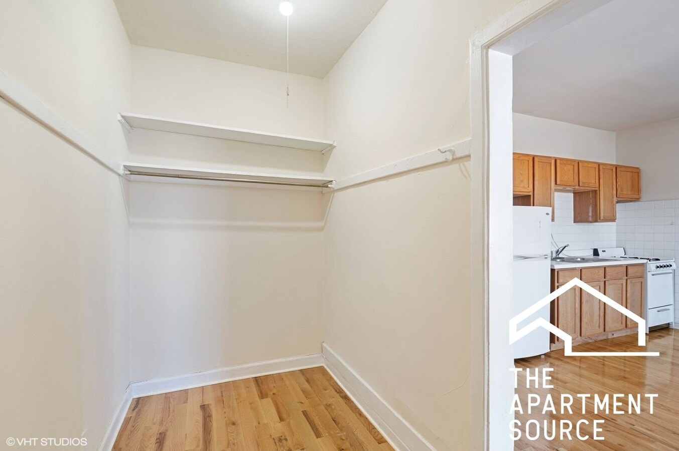 Photo - 1050 W George St Unit 1050 West George St