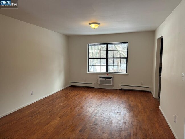 Photo - 252 Collignon Way Unidad 1A