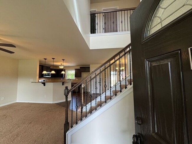 Photo - Fenced yard, great location