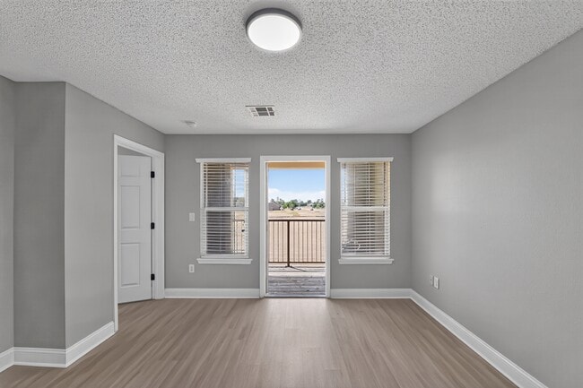 Photo - Chisholm Trail Crossing Apartments