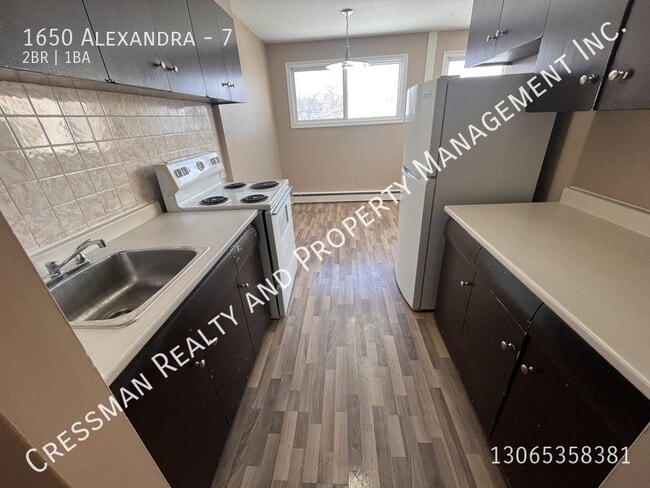 Photo - 2 Bed 1 bath APARTMENT located in Regina, SK - Rosemont area Unit 7