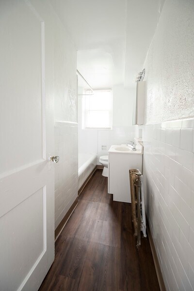 Photo - English Manor Apartments