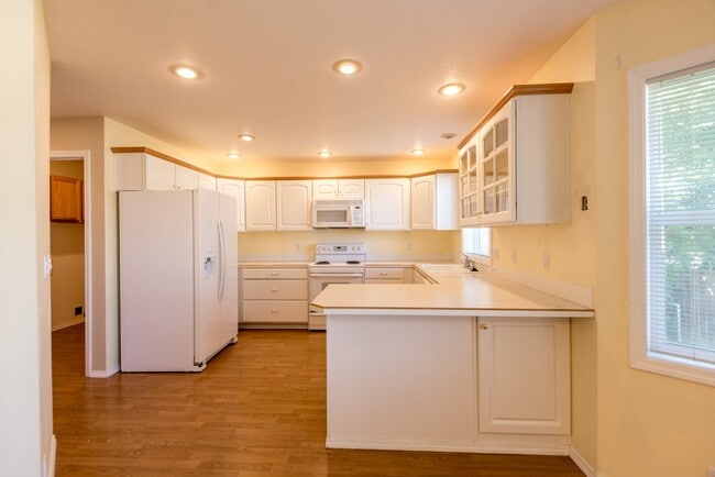 Photo - 2509 Applewood Ave