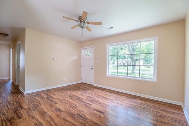 Photo - Contemporary, remodeled 920sqft., 3-bedroom, 1-bath single-family ranch with yard