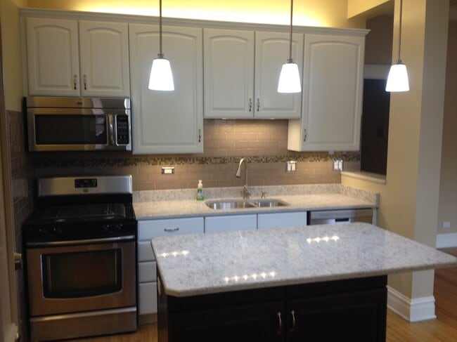 Cocina 2/2 - 509 W Briar Plz Unidad 2nd Floor