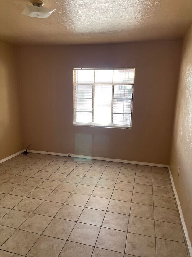 1406 S Espina St Unit #1