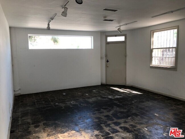 Photo - 5422 Washington Blvd