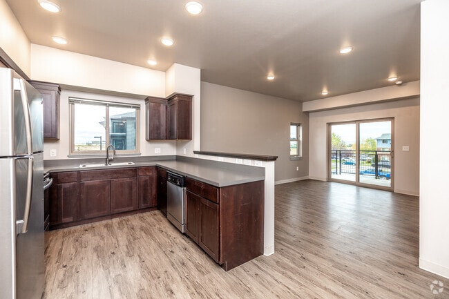 1BR, 1BA - 780 SF