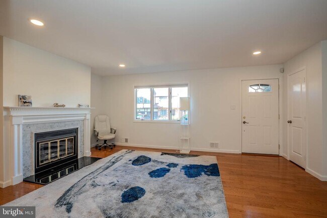 Photo - 5 Balamor Ln