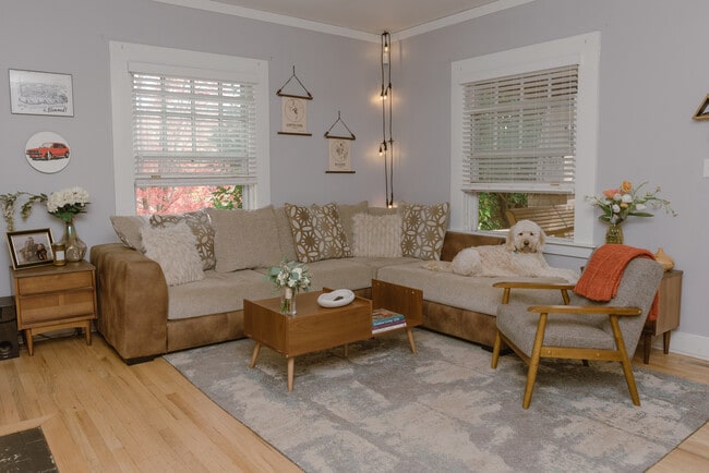 Photo - 1707 W 43rd St