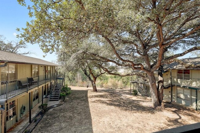 Building Photo - 509 Cedar Dr Unit 207