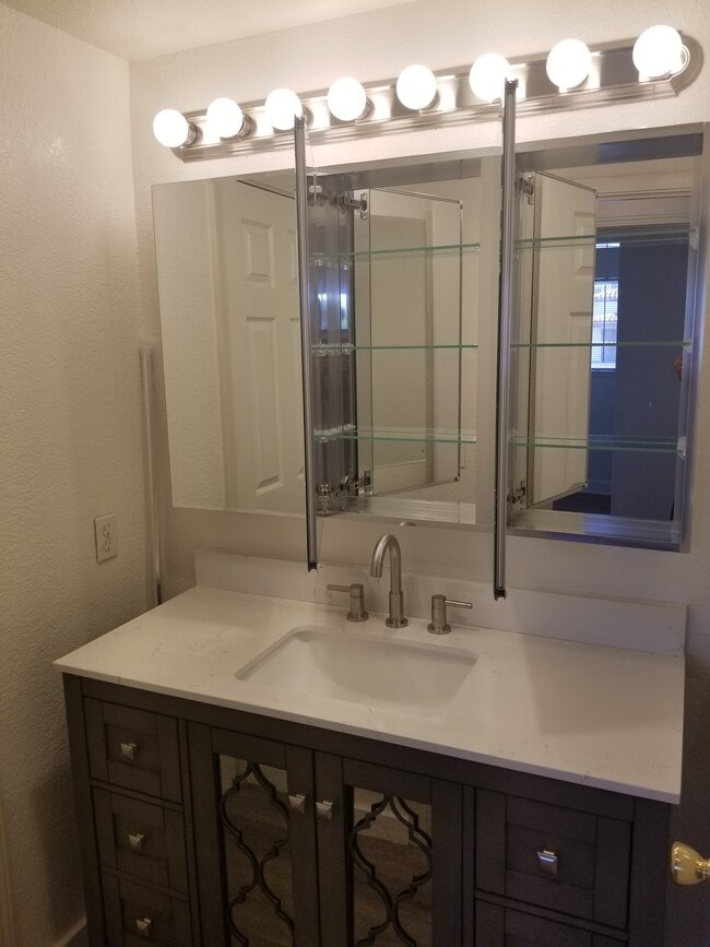 Photo - 402 S Laurel St Unidad 402 S Laurel Street