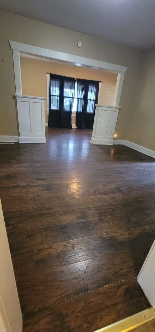 Photo - 2 bedroom house with detached garage in back!
