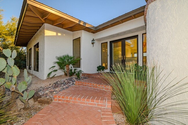 Photo - STUNNING HOME WITH BREATHTAKING VIEWS LOCATED AT THE TOP OF CAMPBELL!