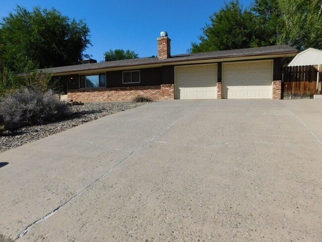Home in Paradise Hills Sub-Division - Home in Paradise Hills Sub-Division
