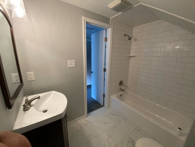 Photo - 1931 Cherokee Dr