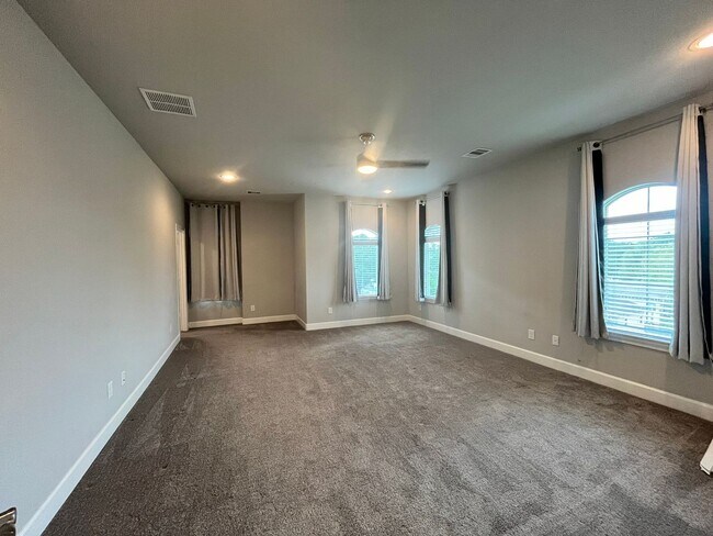 Photo - Stunning 3-story, 3 bedroom, 3.5 baths!! M...