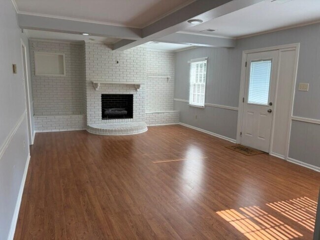 Photo - 392 Mineral Rd