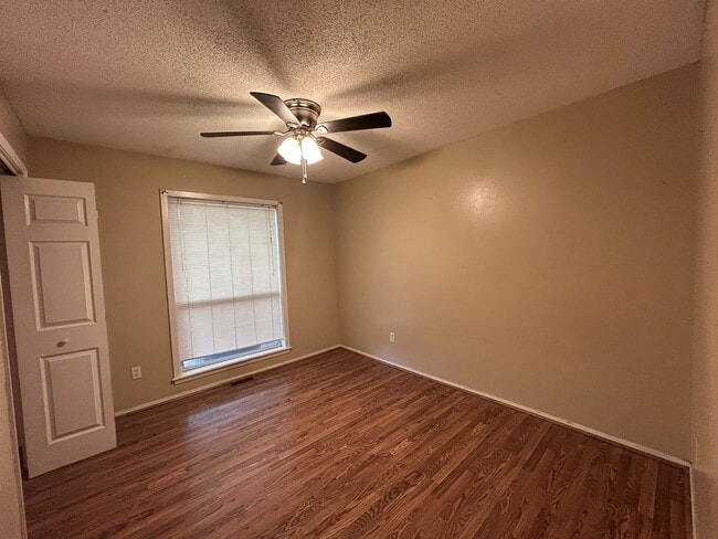 Photo - 6509 Crimson Ave