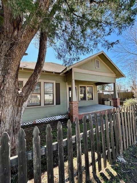 Photo - 211 E Phillips St