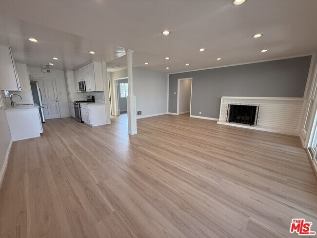 2766 Dunleer Pl
