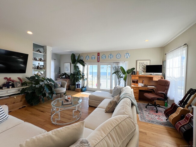 Photo - 712 E Broadway