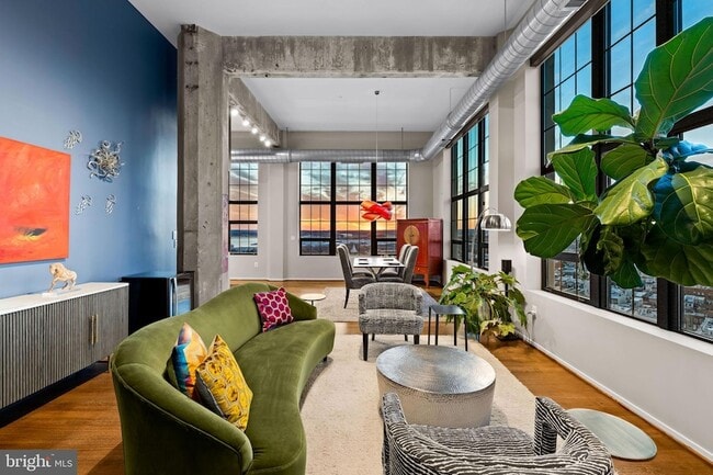 Building Photo - 1200 Steuart St Unit 1511