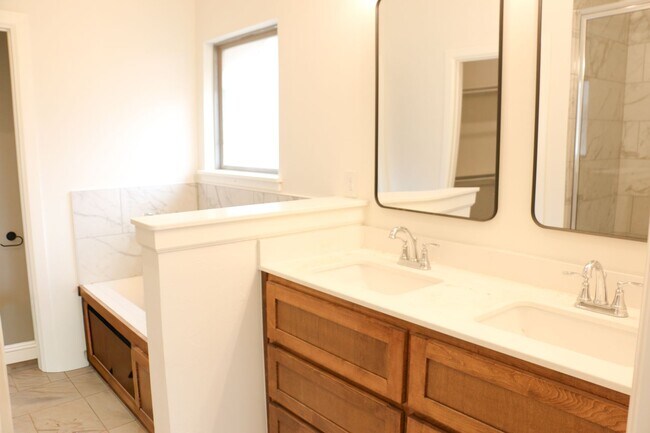 Photo - Brand New Home in Shawnee!