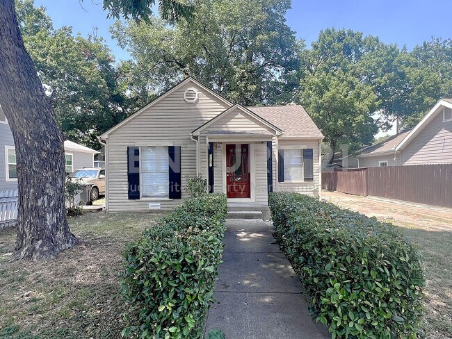 Building Photo - Freshly Renovated 2/2/1 in Elmwood! Rental