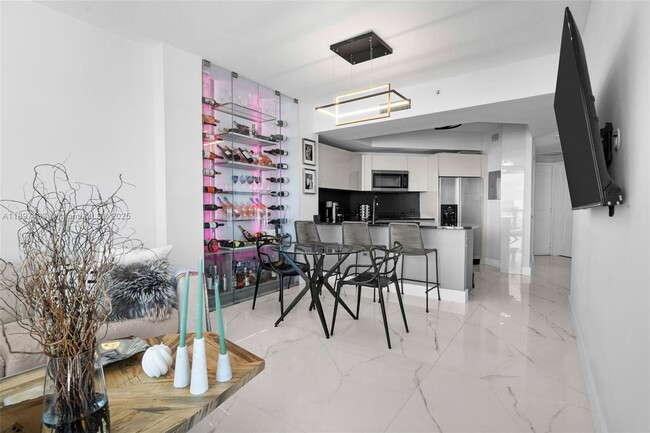 Photo - 480 NE 30th St Unit 904